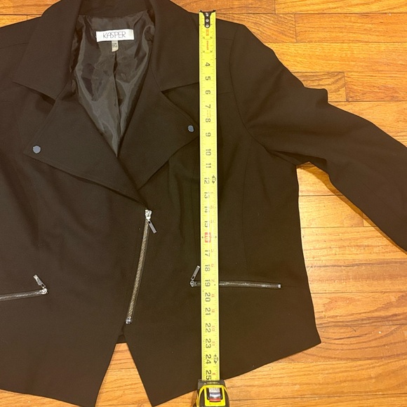 Kasper Women’s Black Blazer with Zipper Accents 22W - Picture 6 of 9
